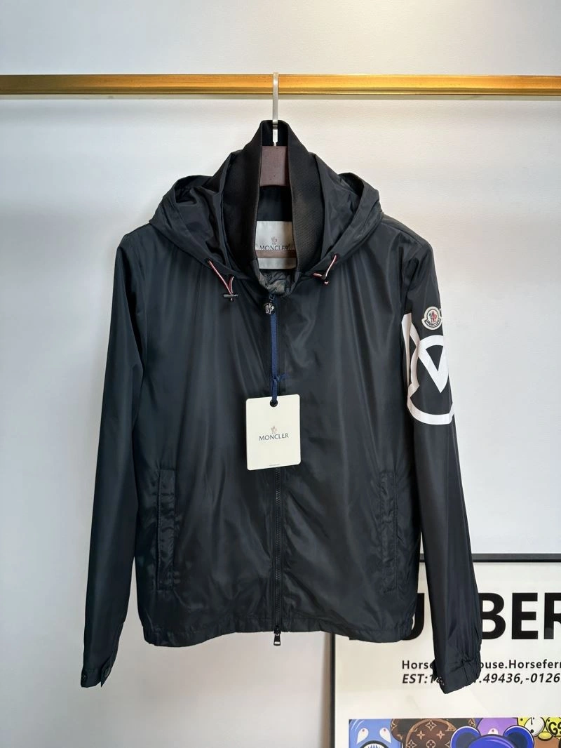 Moncler Outwear Durable 142058