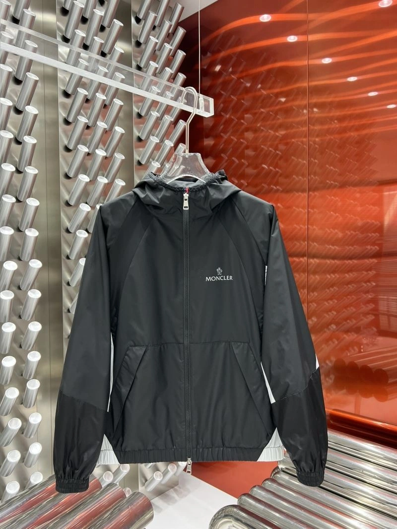 Moncler Outwear ZipUp 142054