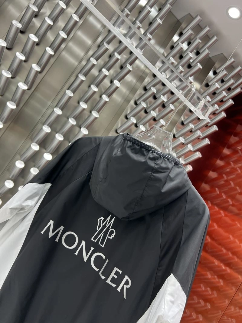 Moncler Outwear ZipUp 142054