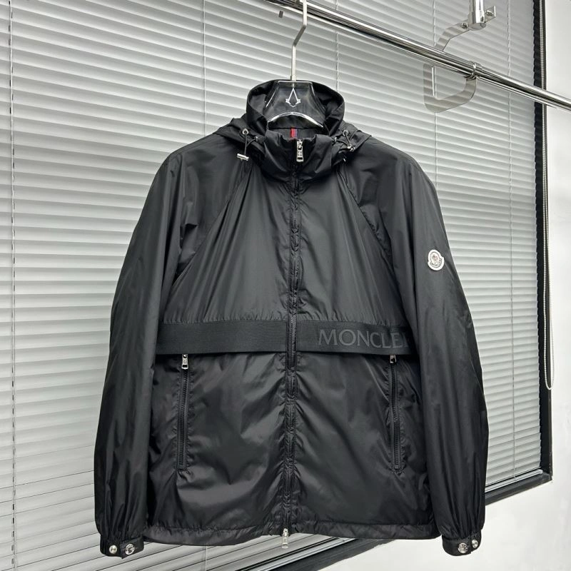 Functional Moncler Outwear 142047
