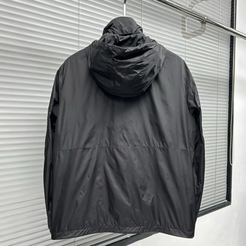 Functional Moncler Outwear 142047