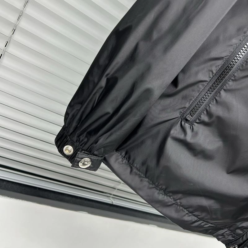Functional Moncler Outwear 142047