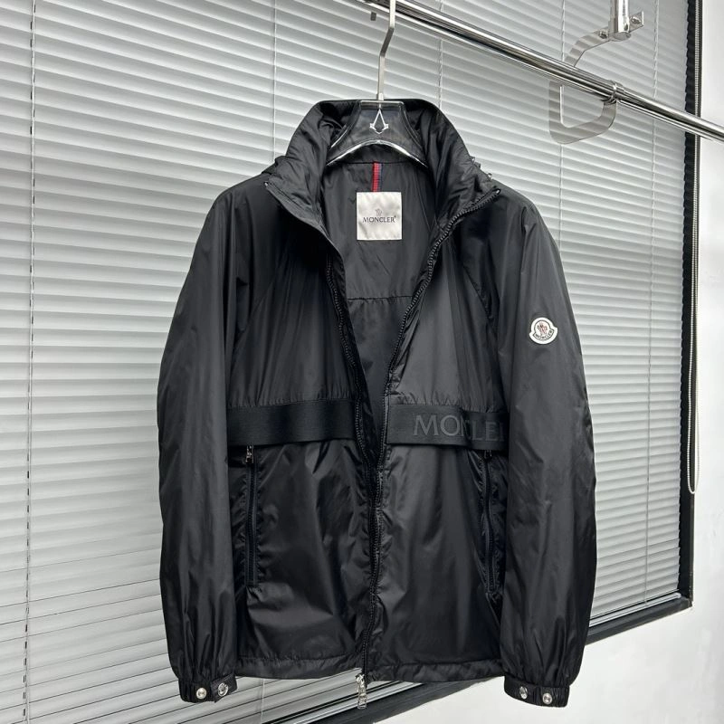 Functional Moncler Outwear 142047