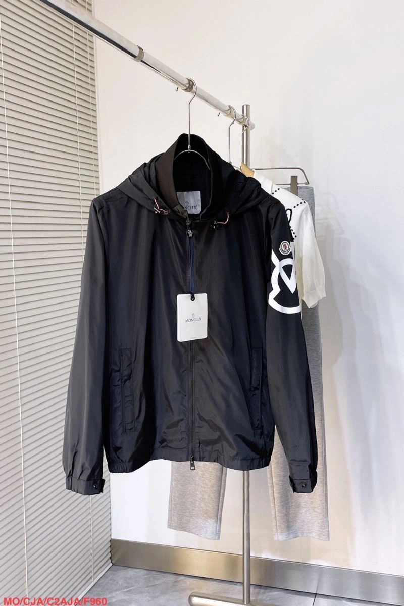 Moncler Outwear Flexible 142056