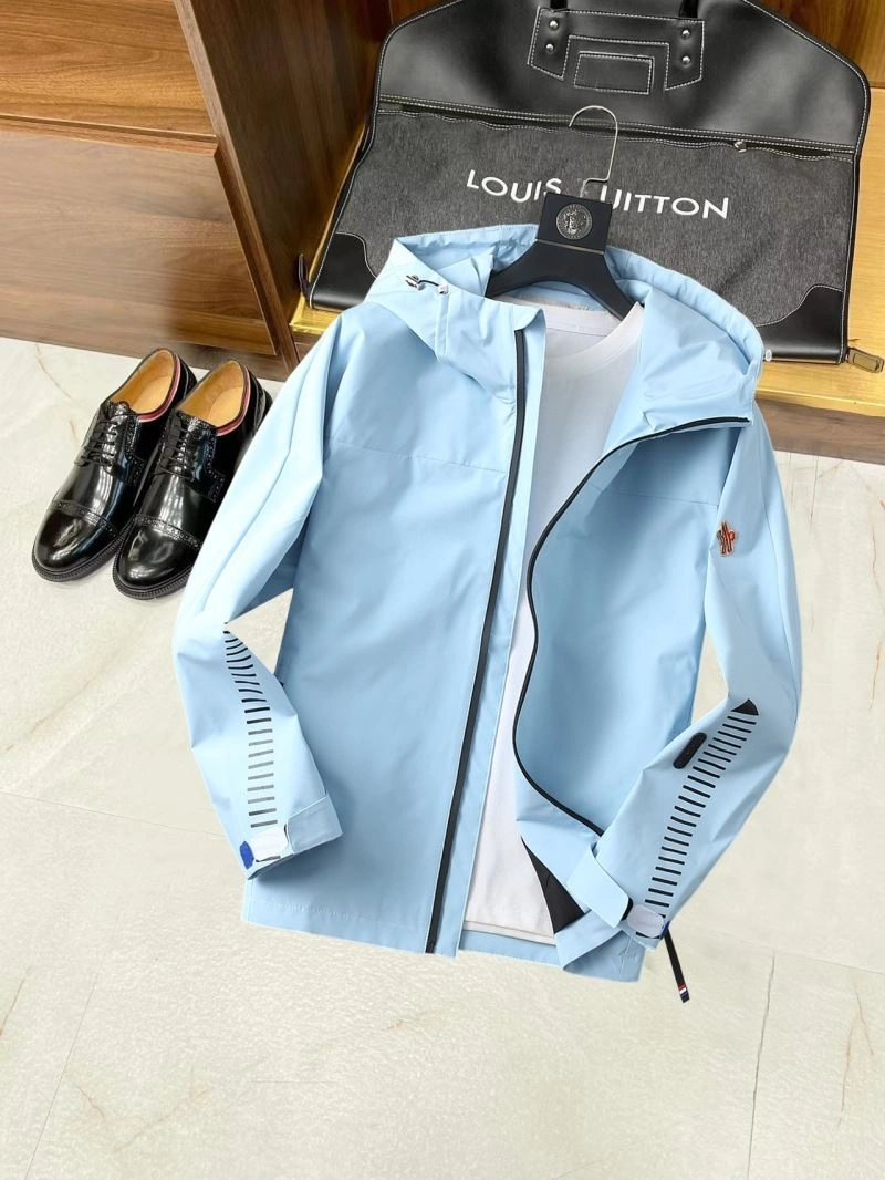 Lightweight Moncler Outwear 142045