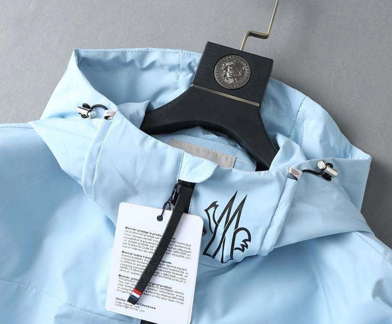 Lightweight Moncler Outwear 142045