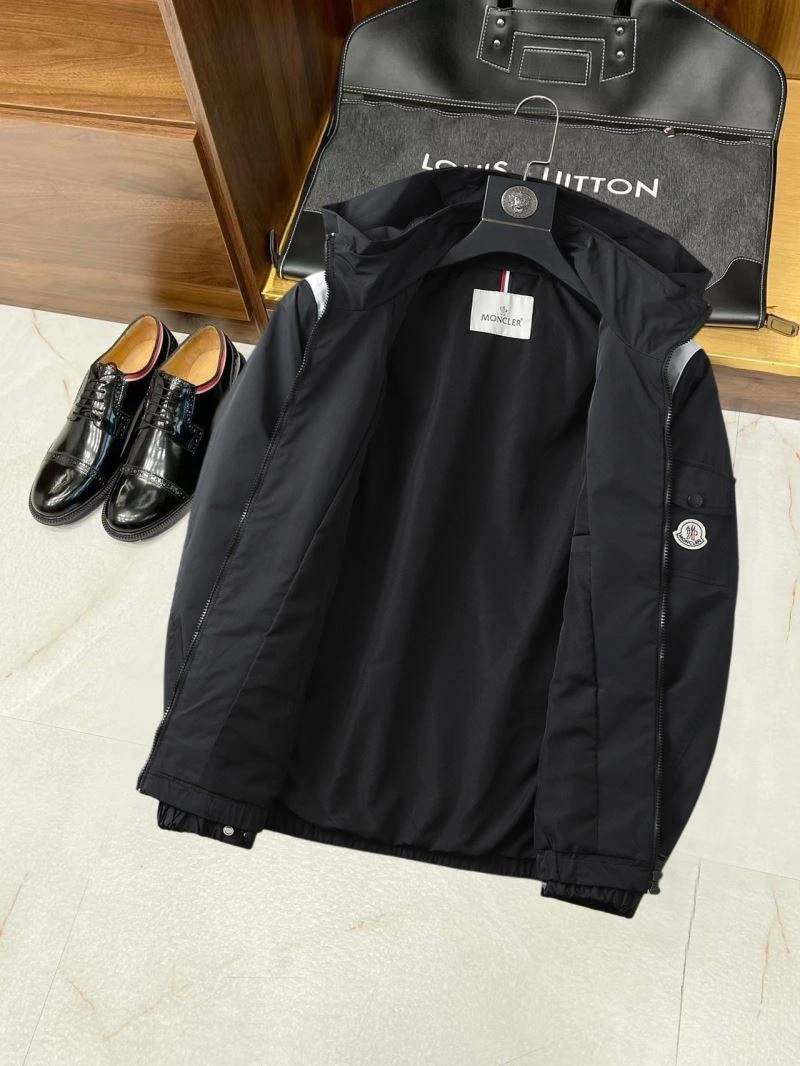 Moncler Outwear Trendsetting 142060