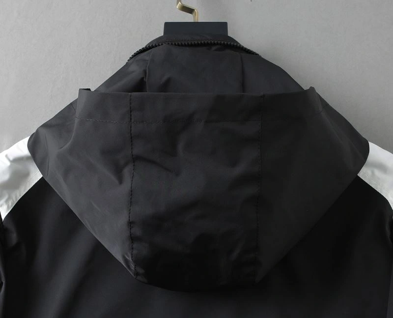 Moncler Outwear Trendsetting 142060