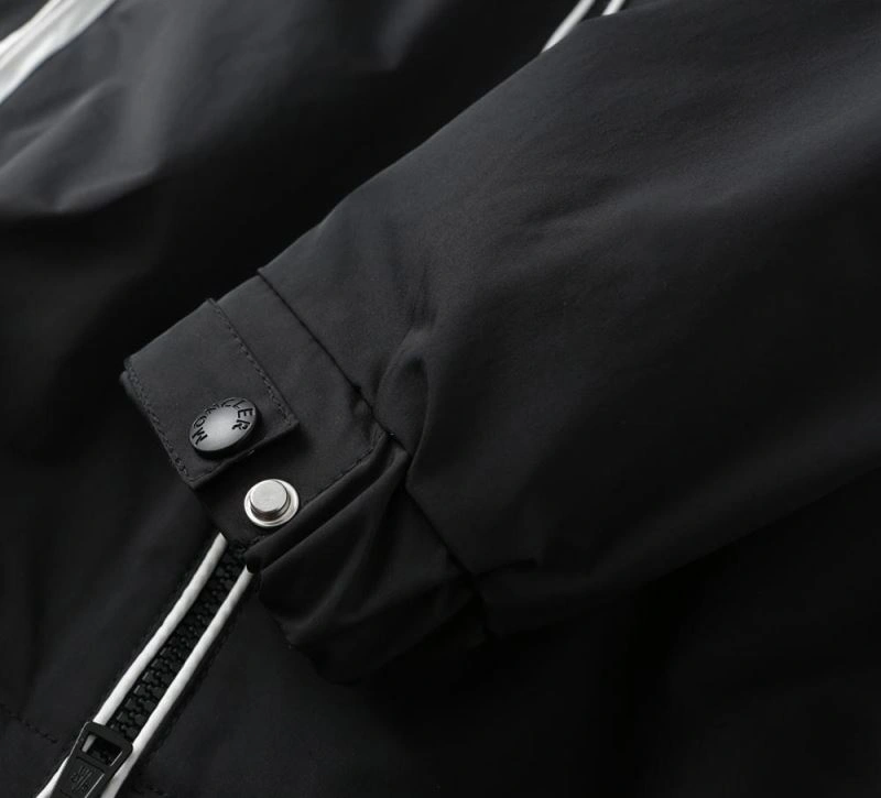 Moncler Outwear Trendsetting 142060