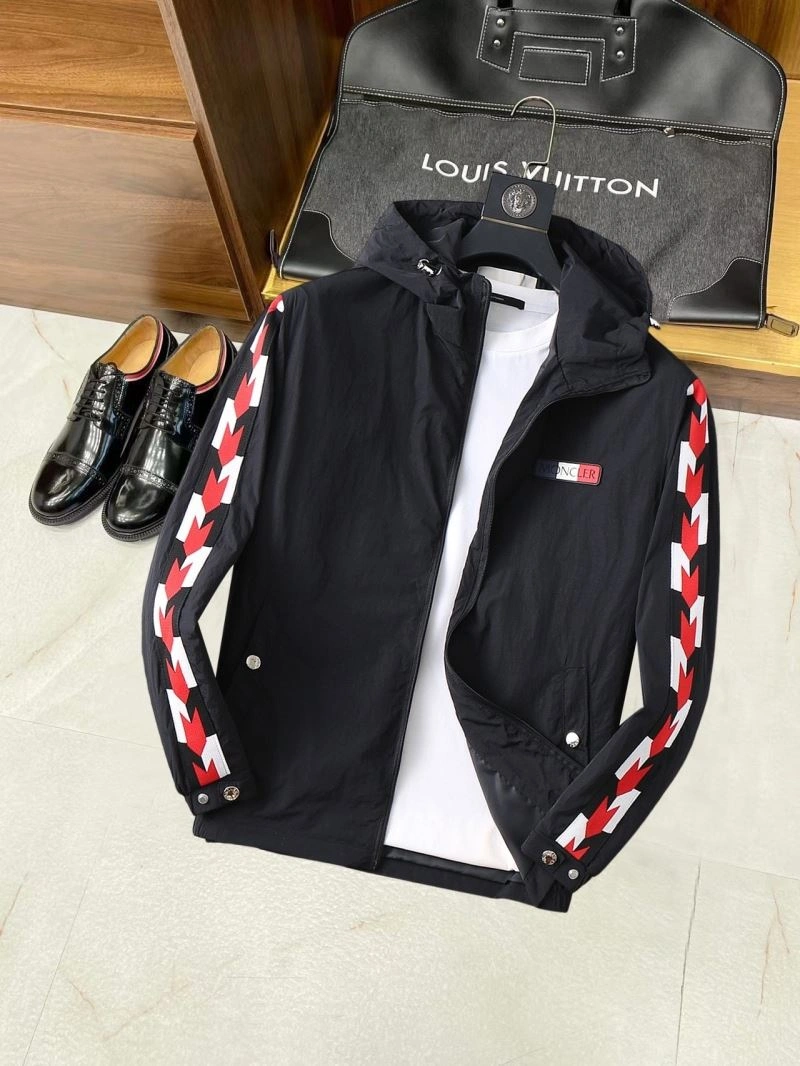 ZipUp Moncler Outwear 142048