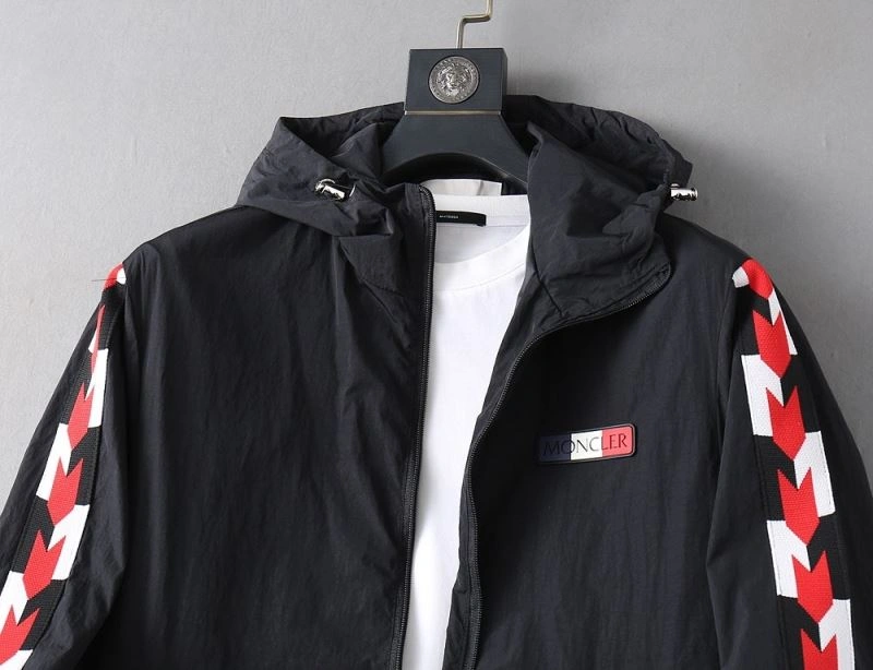 ZipUp Moncler Outwear 142048