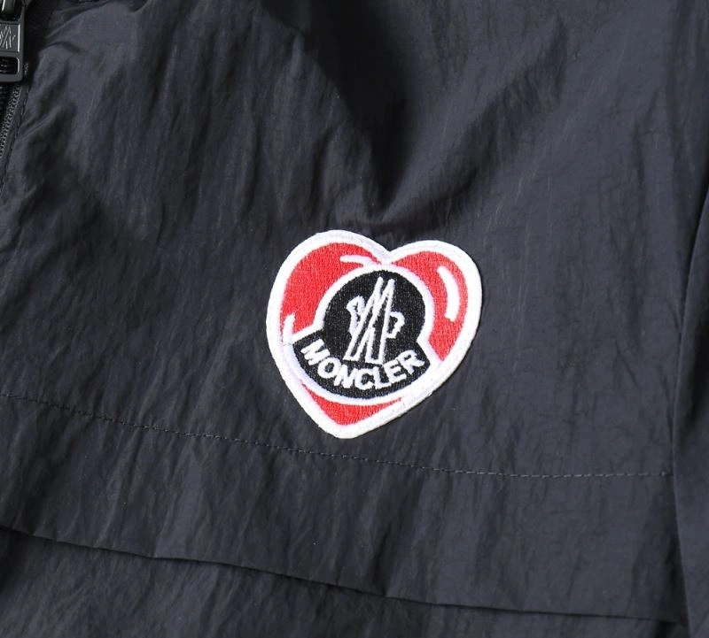 WrinkleFree Moncler Outwear 142040