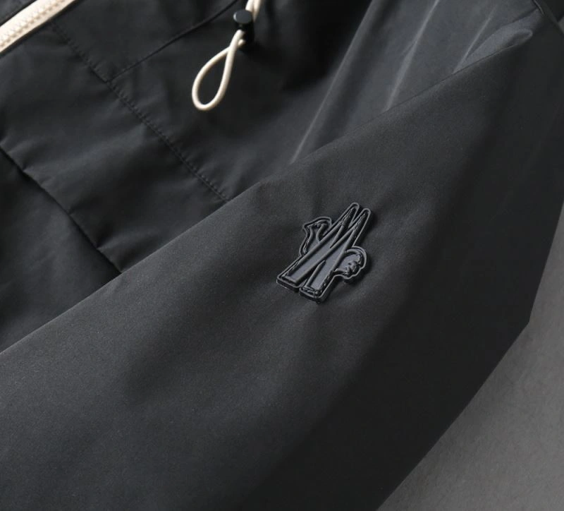 Durable Moncler Outwear 142053