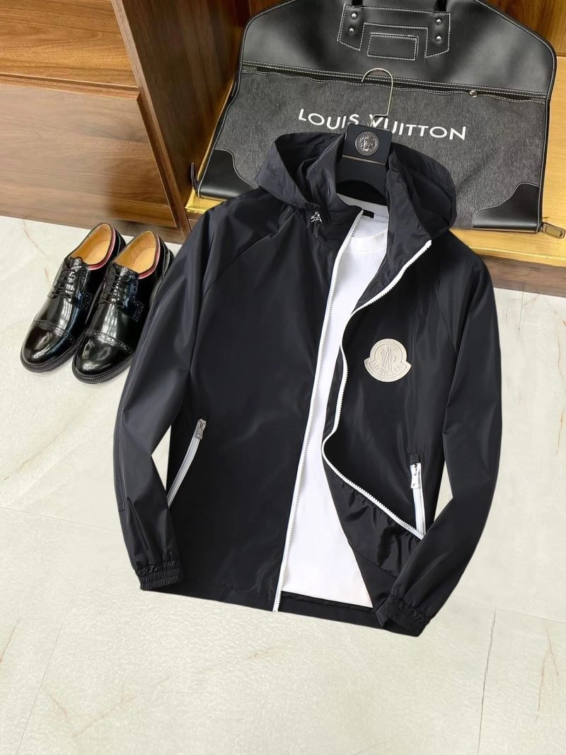 Practical Moncler Outwear 142039