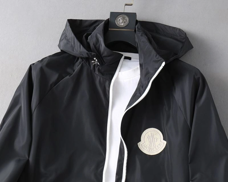 Practical Moncler Outwear 142039