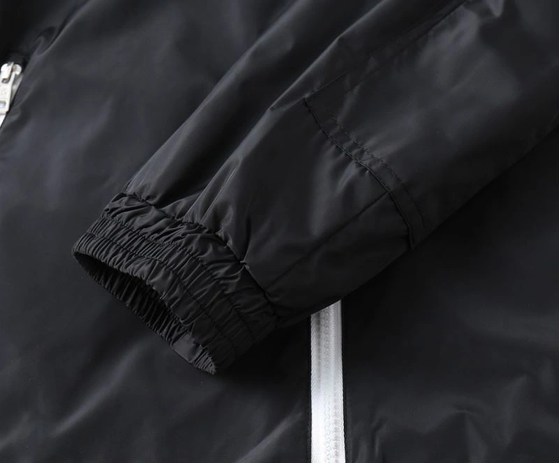 Practical Moncler Outwear 142039