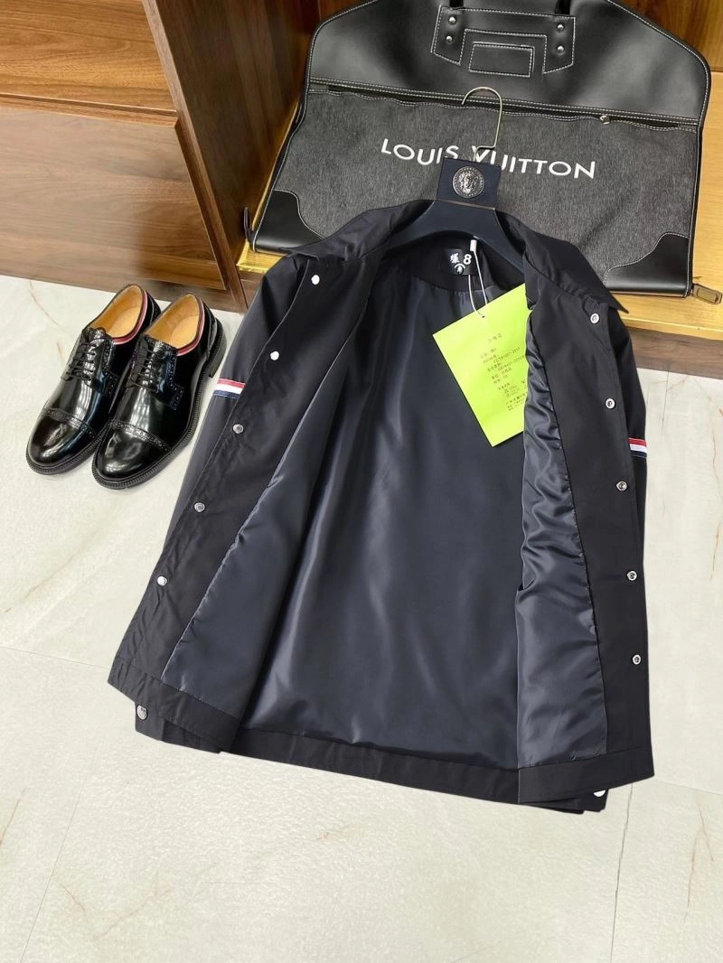 Moncler Outwear Lightweight 142038