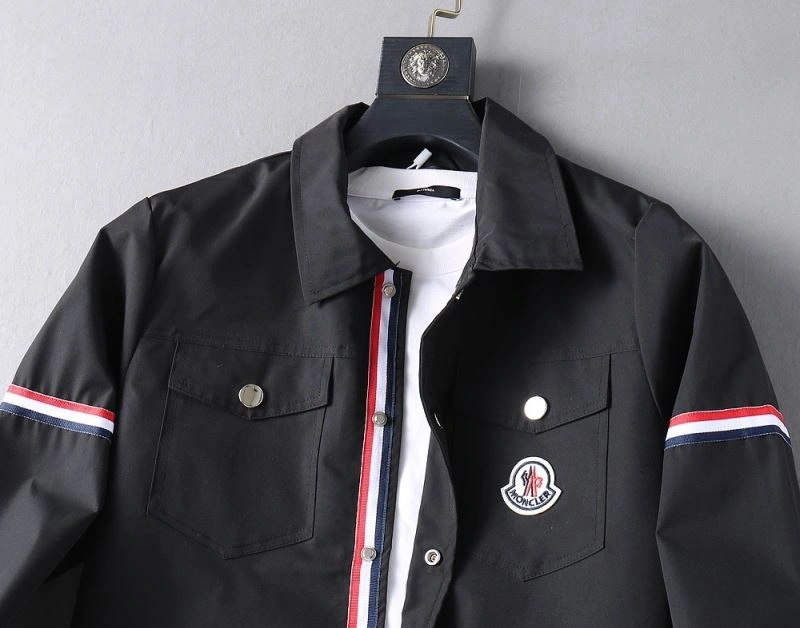 Moncler Outwear Lightweight 142038