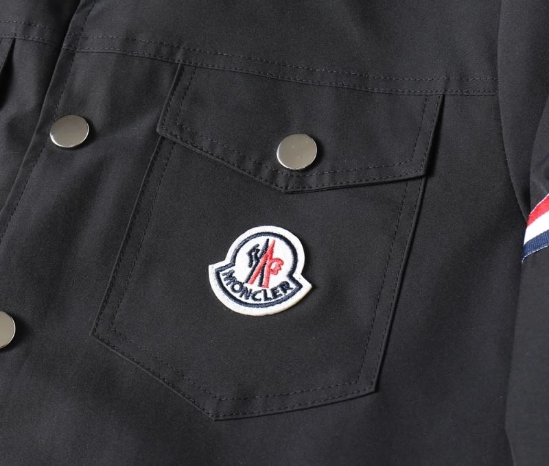 Moncler Outwear Lightweight 142038