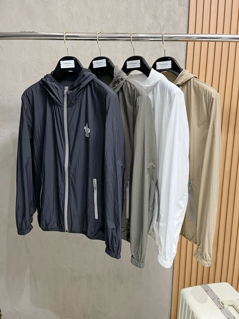 Cozy Moncler Outwear 142041