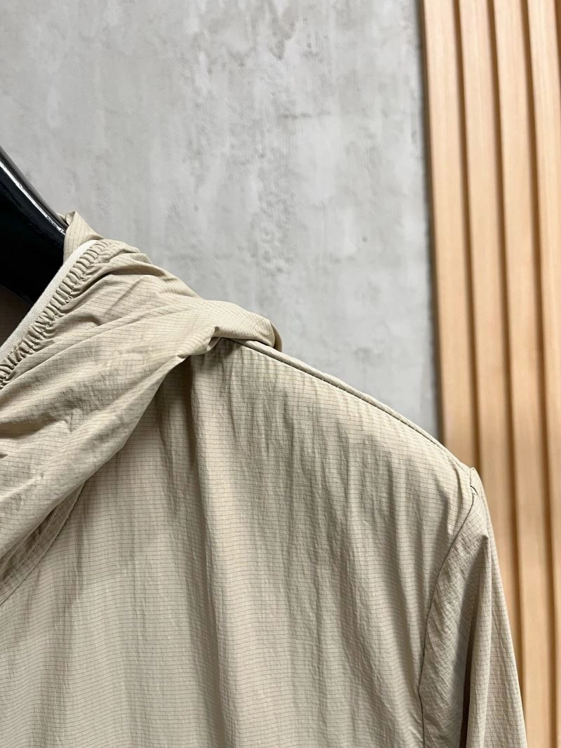 Cozy Moncler Outwear 142041