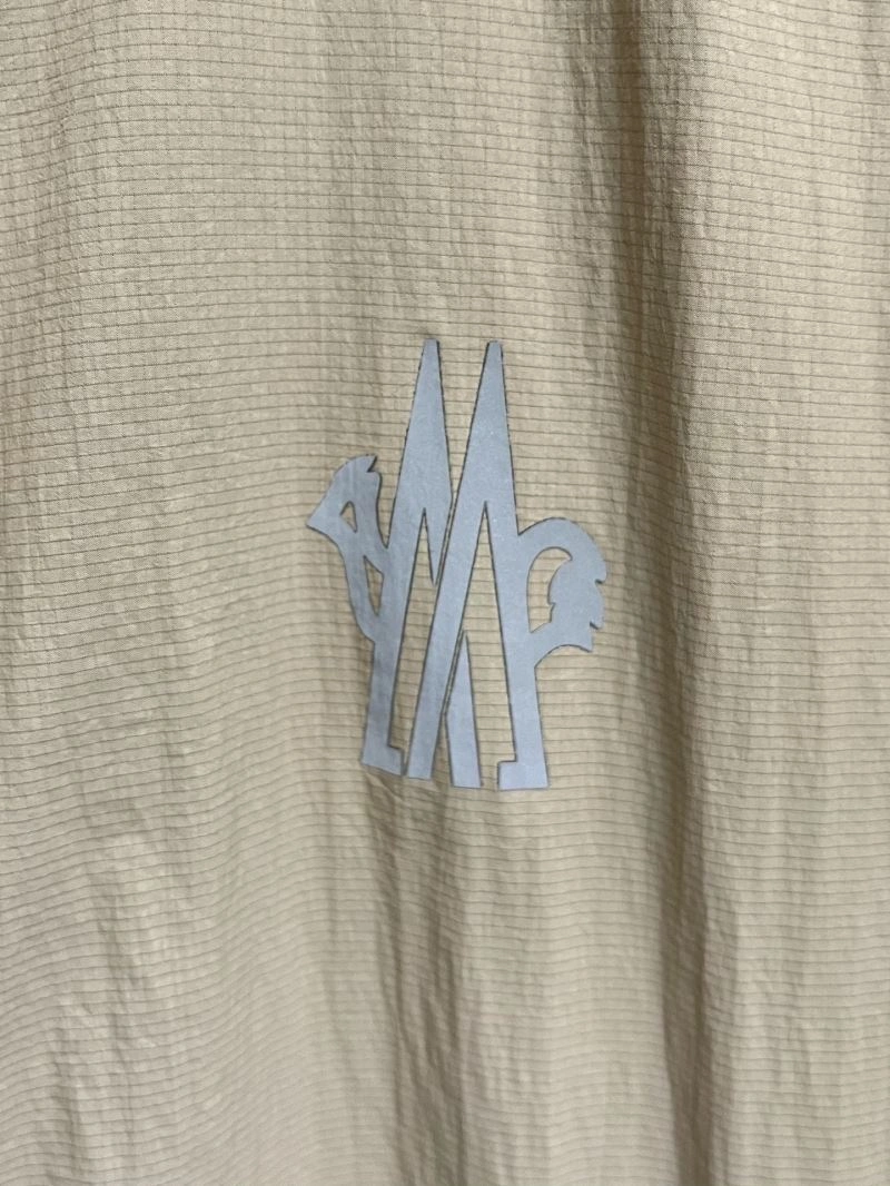 Cozy Moncler Outwear 142041