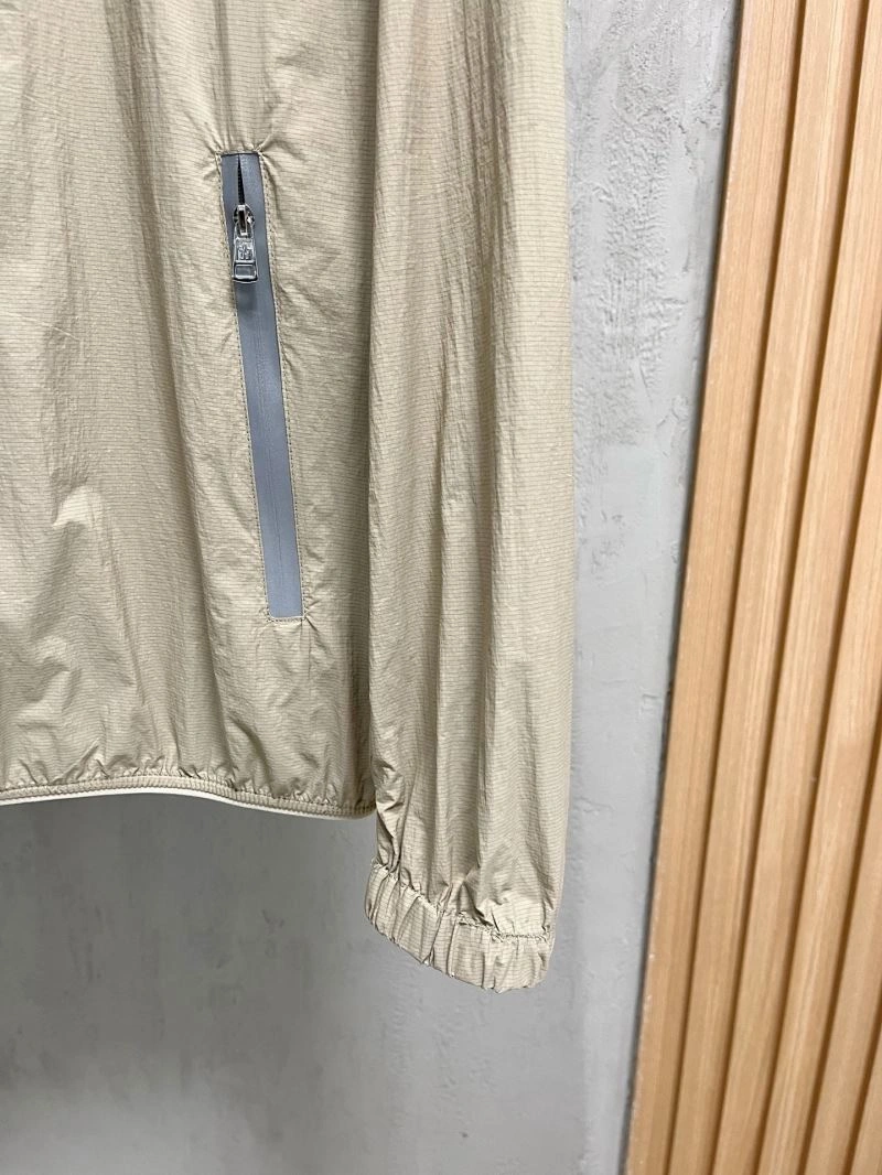 Cozy Moncler Outwear 142041