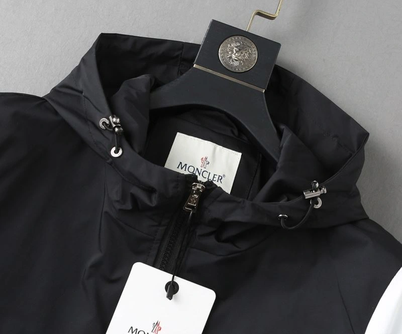 Breathable Moncler Outwear 142035