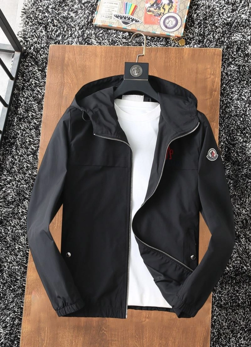 Classic Moncler Outwear 142032