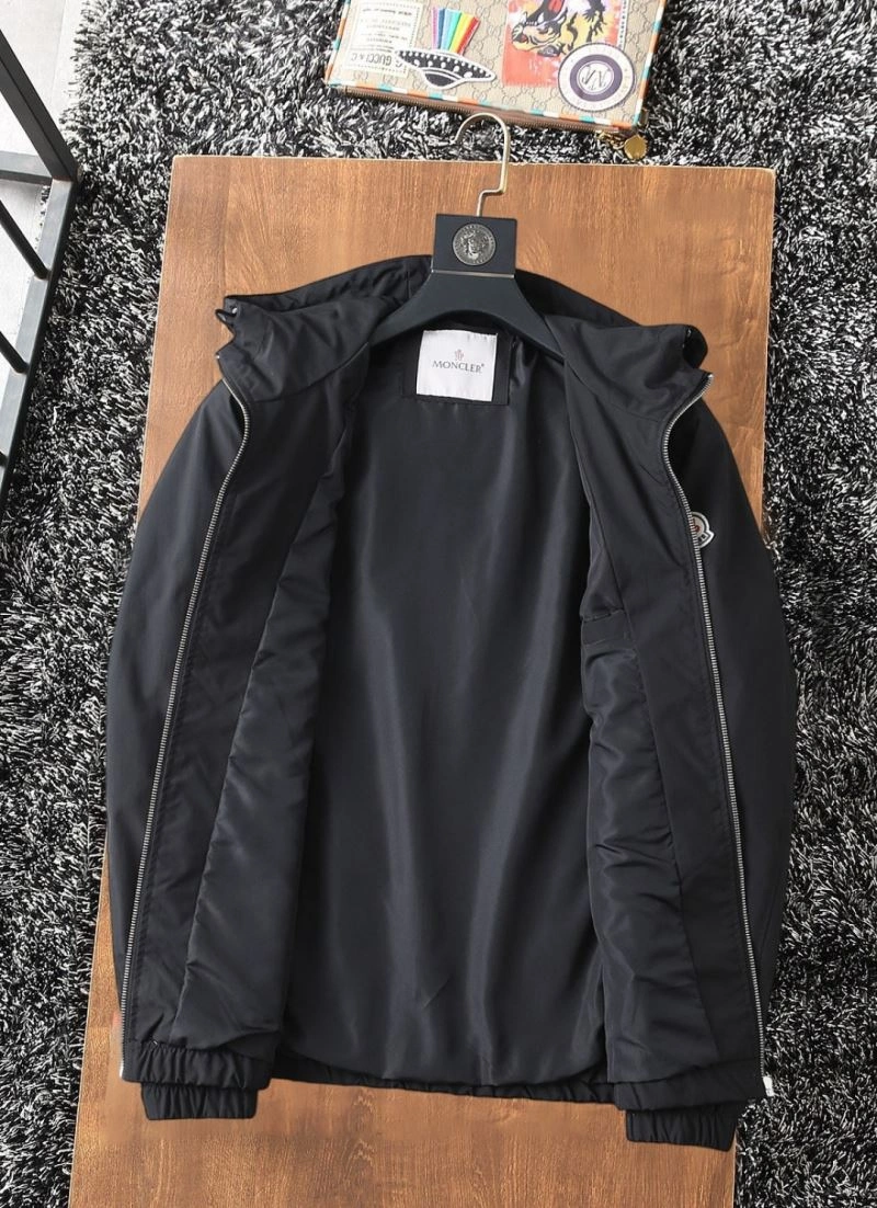 Classic Moncler Outwear 142032