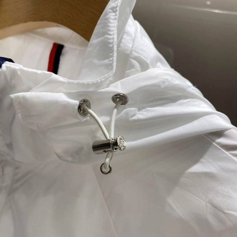 Durable Moncler Outwear 142070