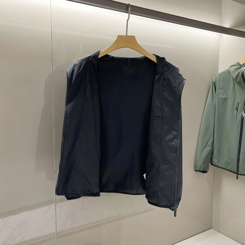 Moncler Outwear Attractive 142031
