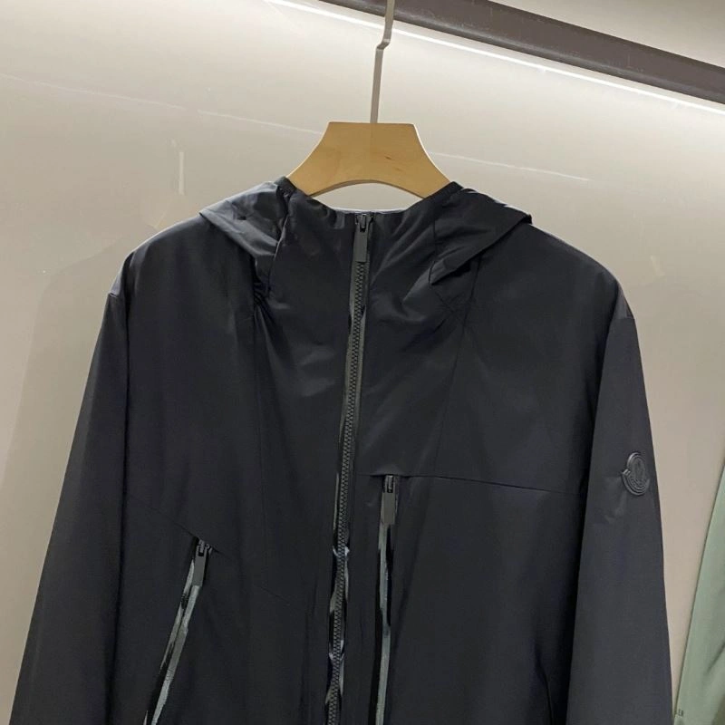 Moncler Outwear Attractive 142031