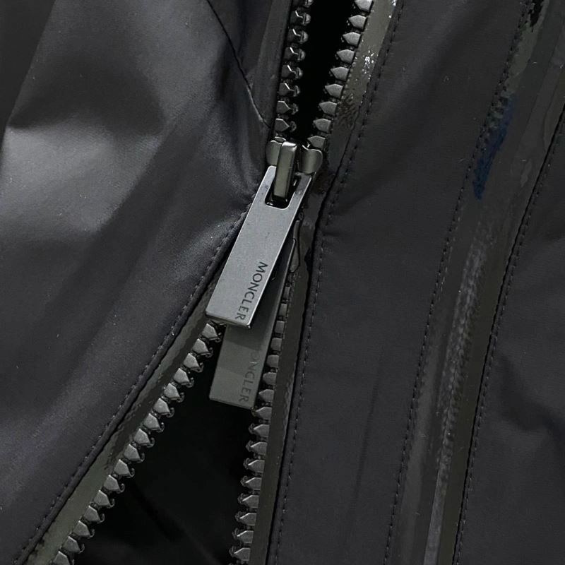 Moncler Outwear Attractive 142031