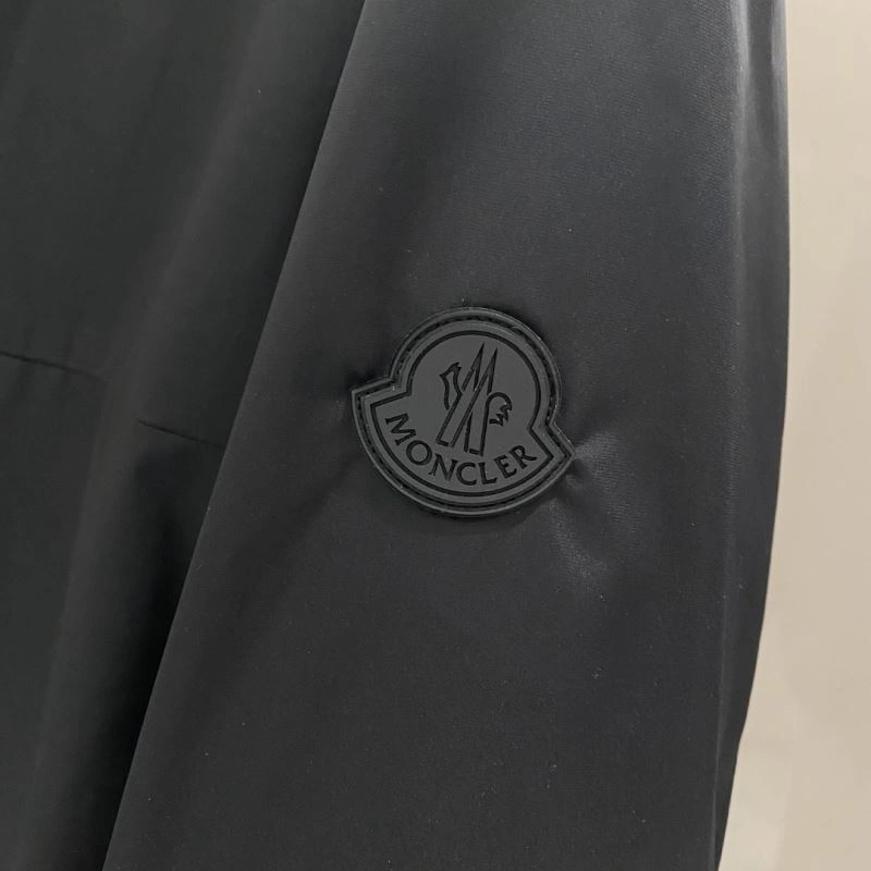 Moncler Outwear Attractive 142031