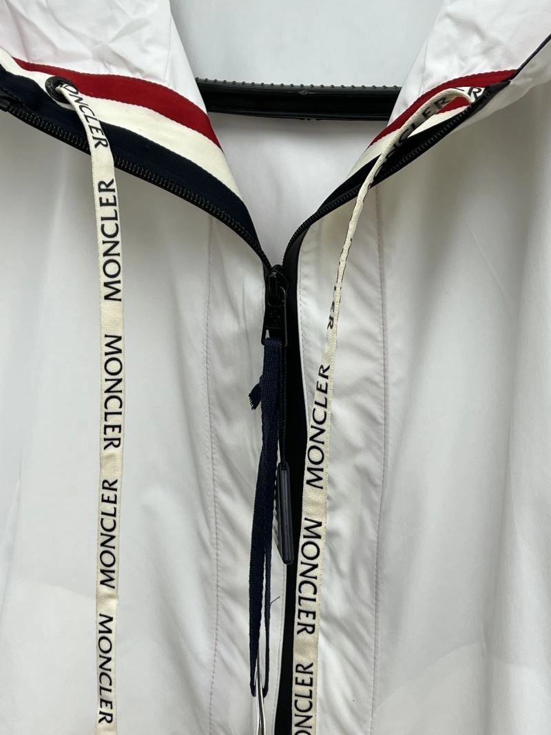 Sustainable Moncler Outwear 142030