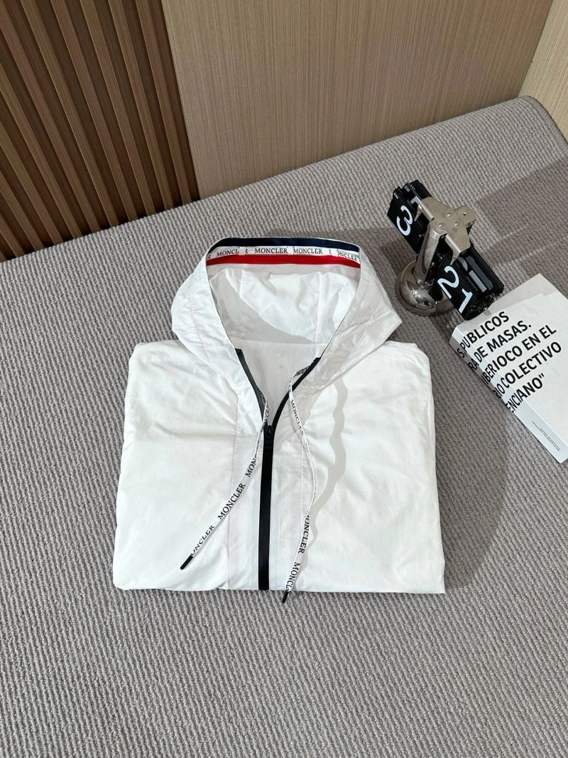 Moncler Outwear FashionForward 142026