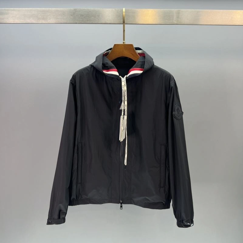 Moncler Outwear Sporty 142025