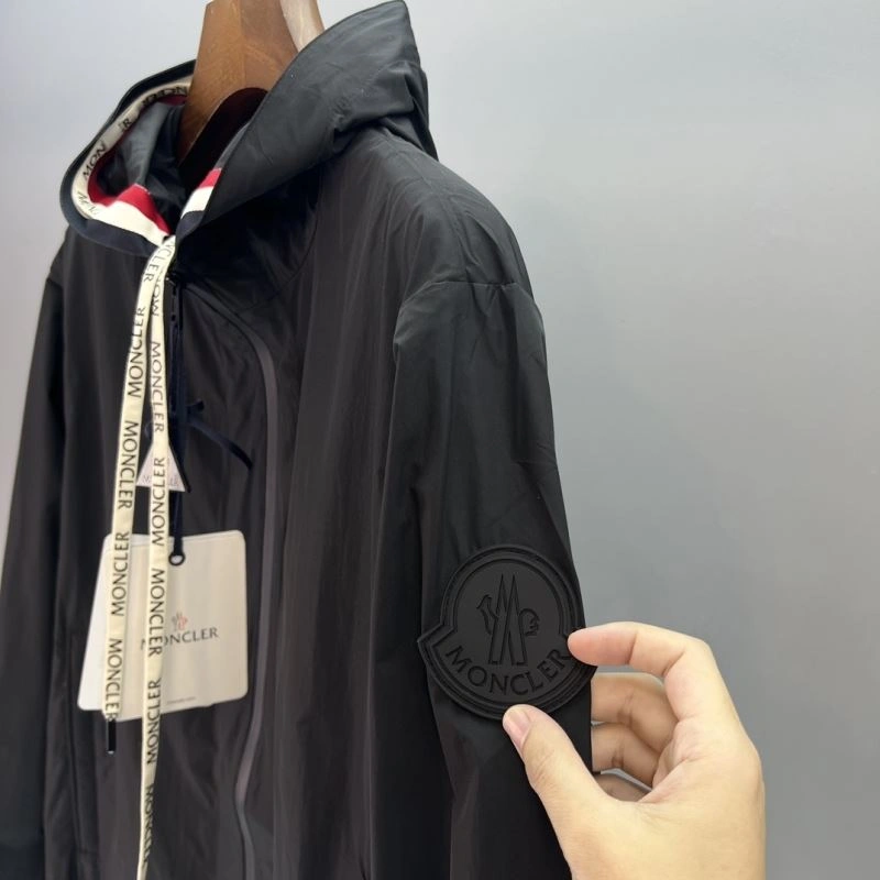 Moncler Outwear Sporty 142025