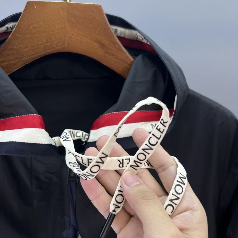 Moncler Outwear Sporty 142025