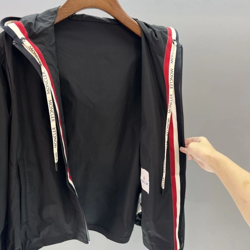 Moncler Outwear Sporty 142025