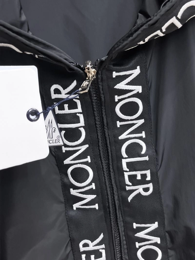Contemporary Moncler Outwear 142016