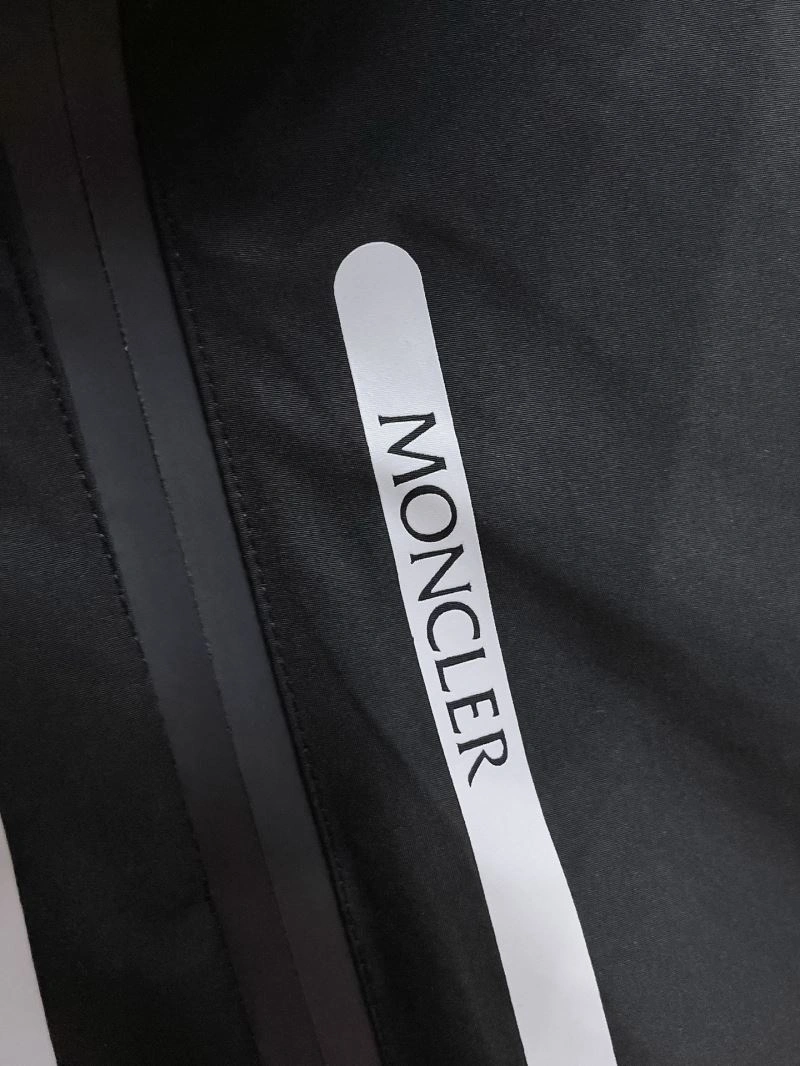 Resilient Moncler Outwear 142010