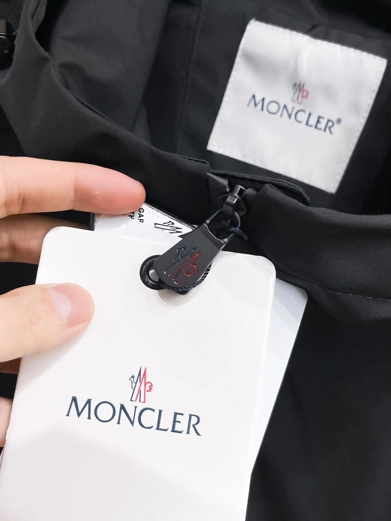 Resilient Moncler Outwear 142010