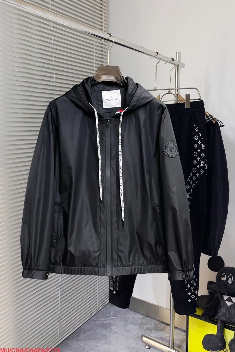 Moncler Outwear Chic 142004