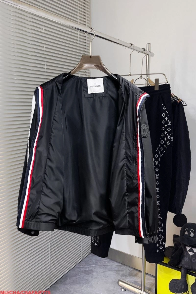 Moncler Outwear Chic 142004