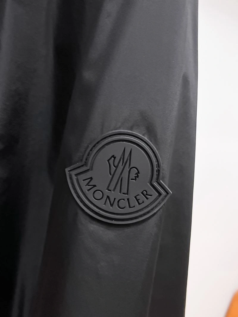 Moncler Outwear Chic 142004