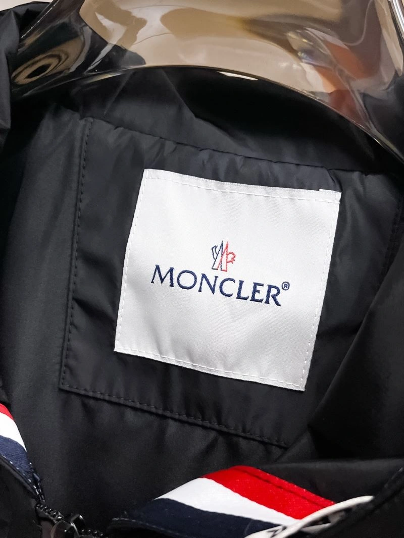 Moncler Outwear Chic 142004