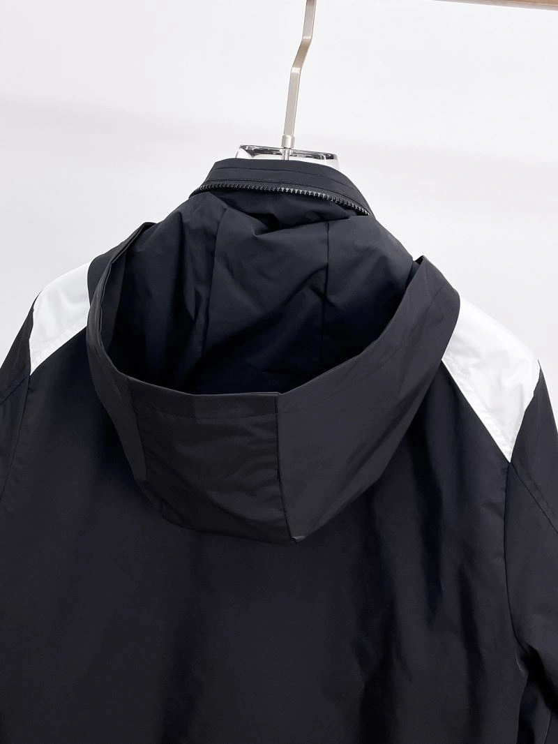 GoAnywhere Moncler Outwear 142001