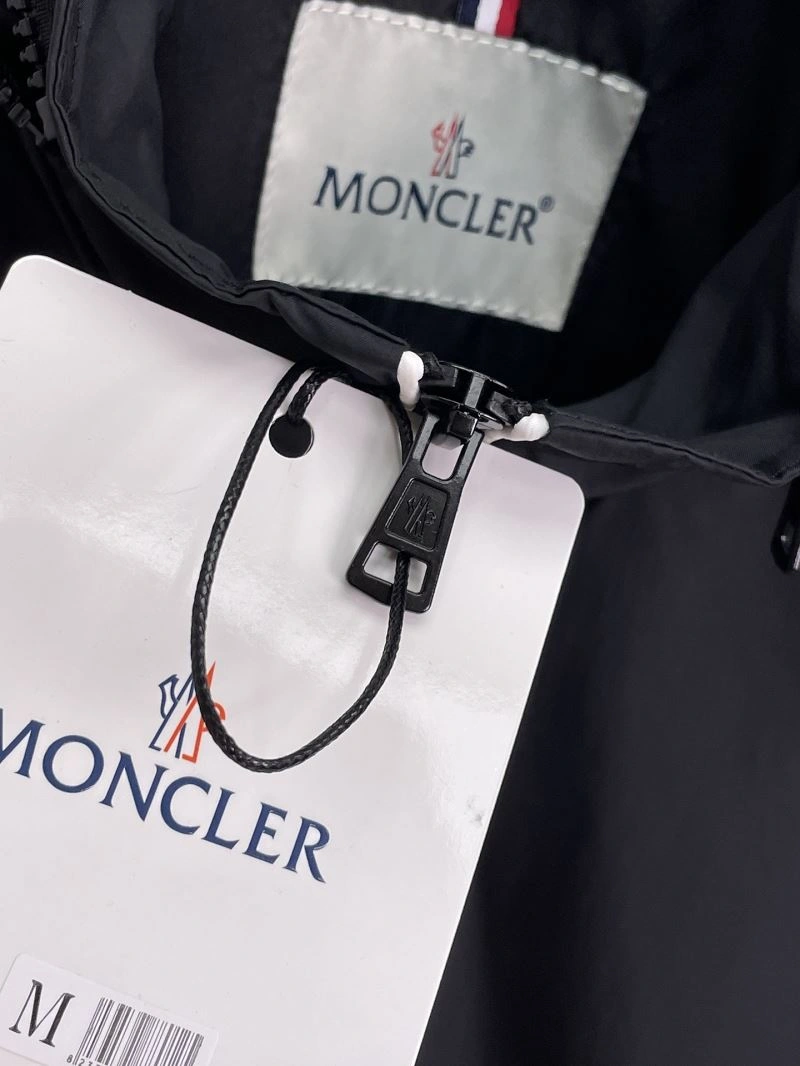 GoAnywhere Moncler Outwear 142001